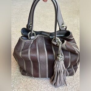 NWOT Authentic MICHAEL KORS Bucket Bag Purse - excellent unused condition